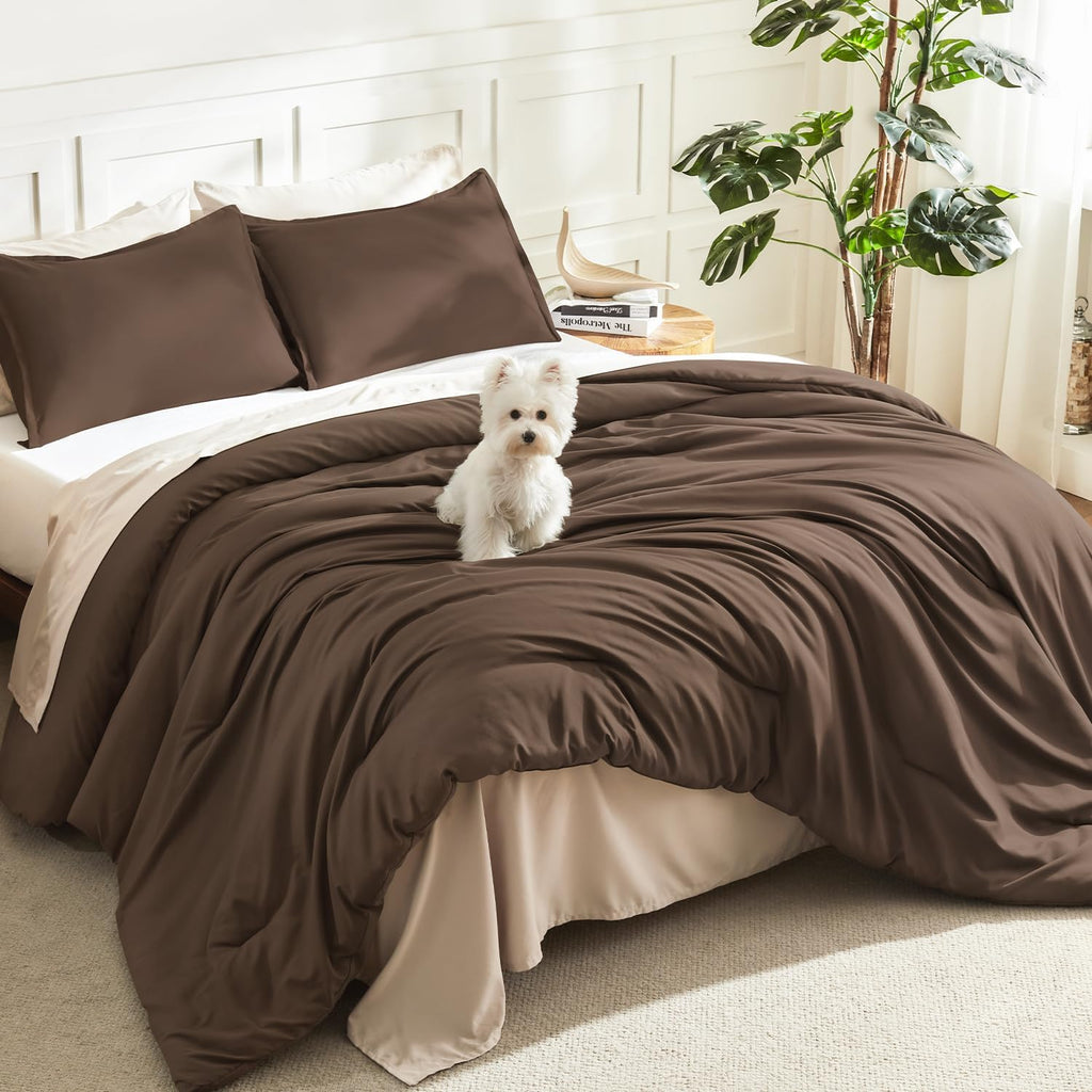 Litanika Queen Comforter Set Sage Green, 3 Pieces Lightweight Solid Bed Set | Soft Fluffy Down Alternative All Season Quilt Blanket