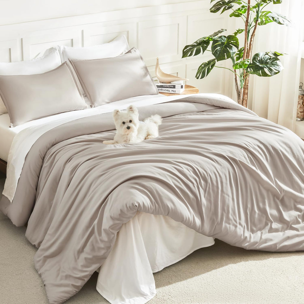 Litanika Queen Comforter Set Sage Green, 3 Pieces Lightweight Solid Bed Set | Soft Fluffy Down Alternative All Season Quilt Blanket